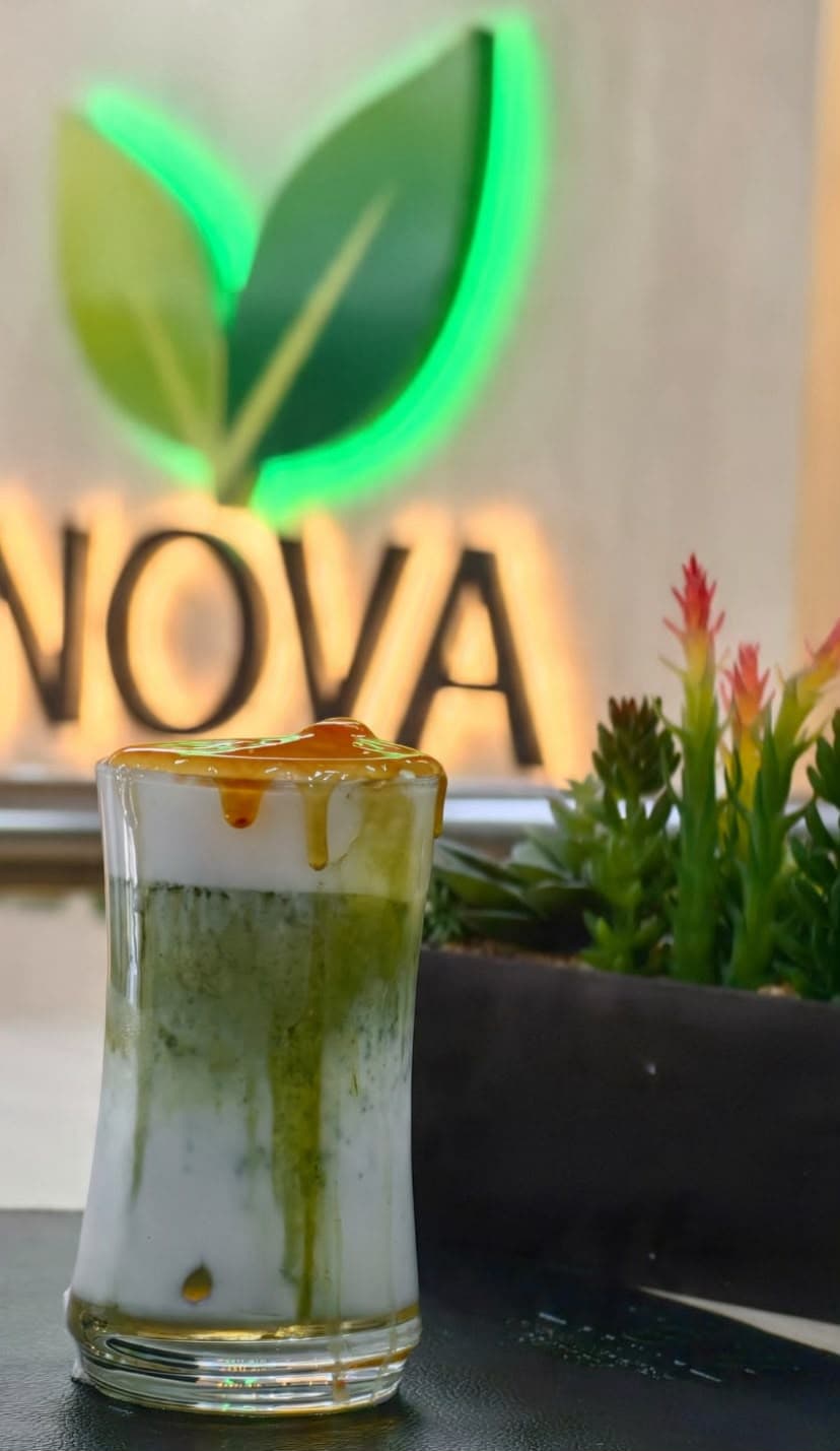 Iced Matcha Nova Bee